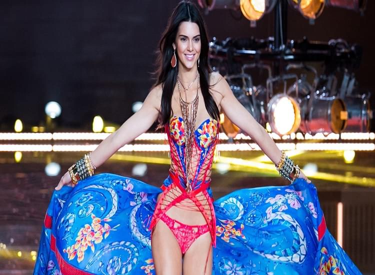The Best Clothes in Fashion With Victoria Secret Models Hairstyles and Swimwear